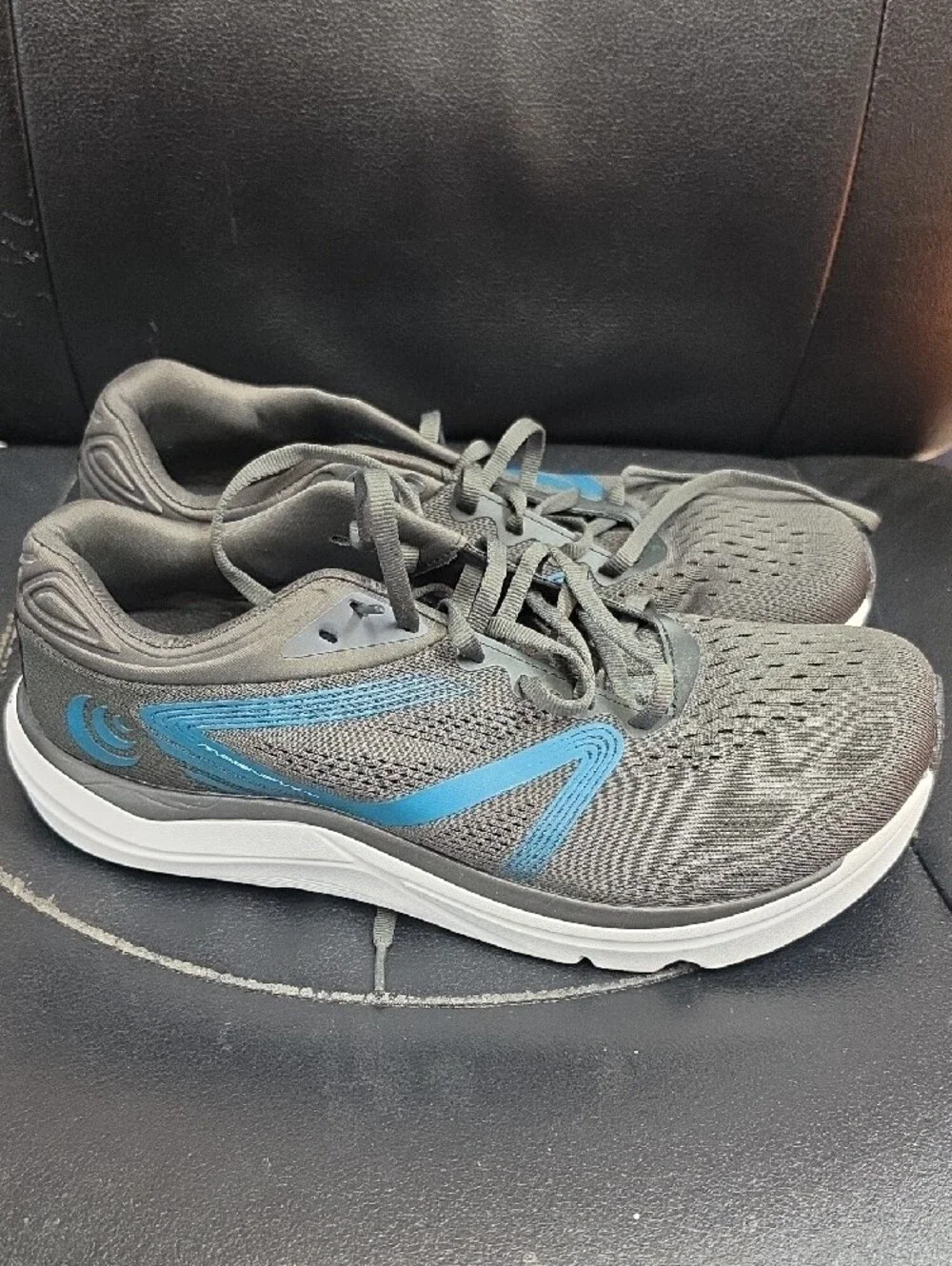 Men's Grey Athletic Running Shoes with Blue Accents